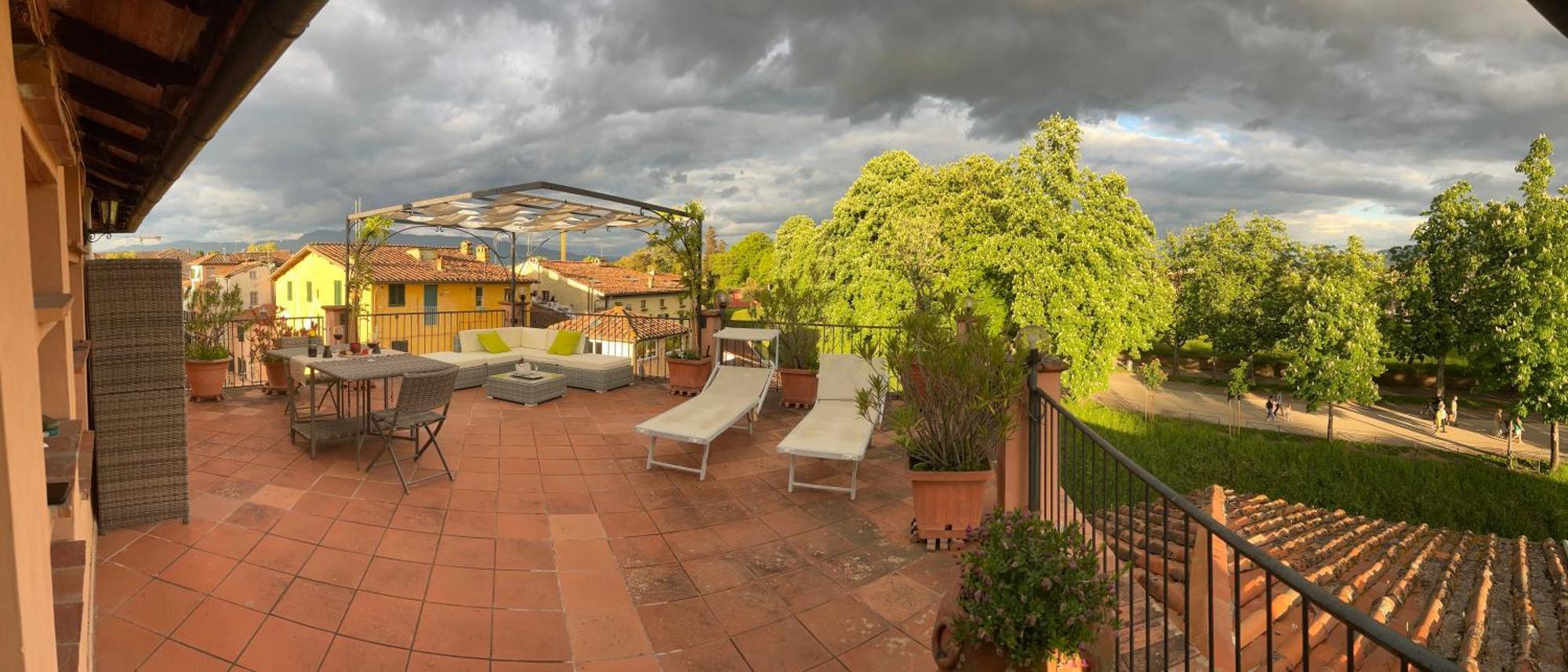 Apartamento La Terrazza Fra Le Torri Lucca Exterior foto