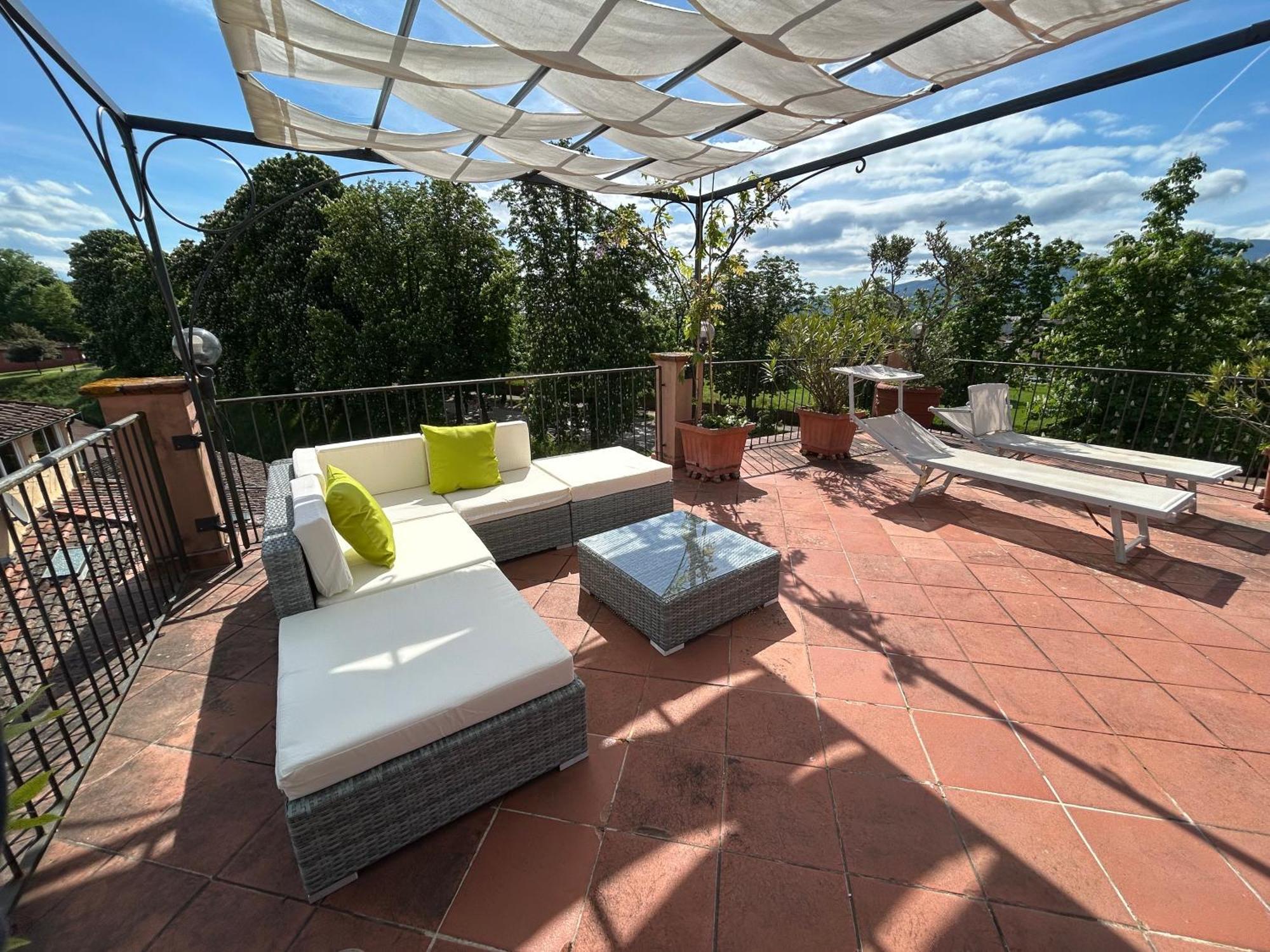 Apartamento La Terrazza Fra Le Torri Lucca Exterior foto