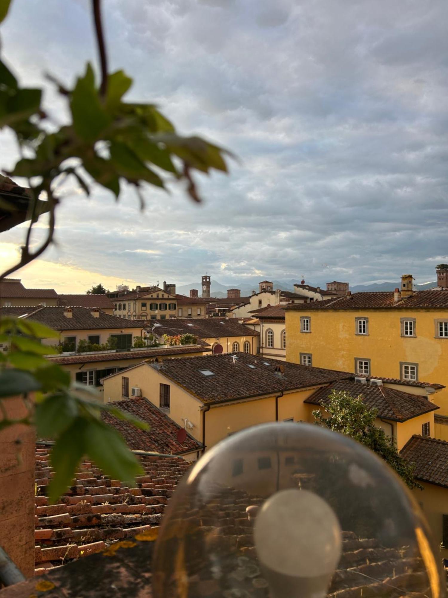Apartamento La Terrazza Fra Le Torri Lucca Exterior foto